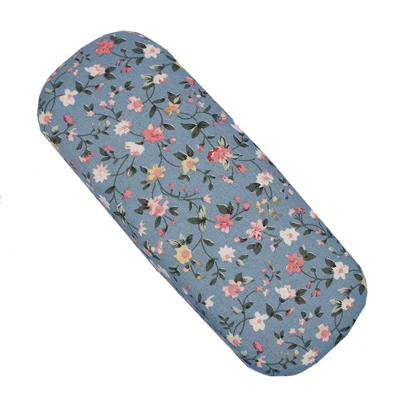 Brillenkoker blauw met een motief van kleine bloemen